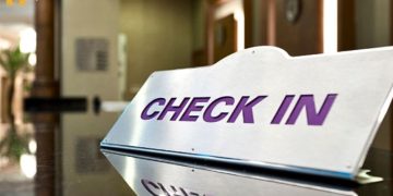 check-in-khach-san