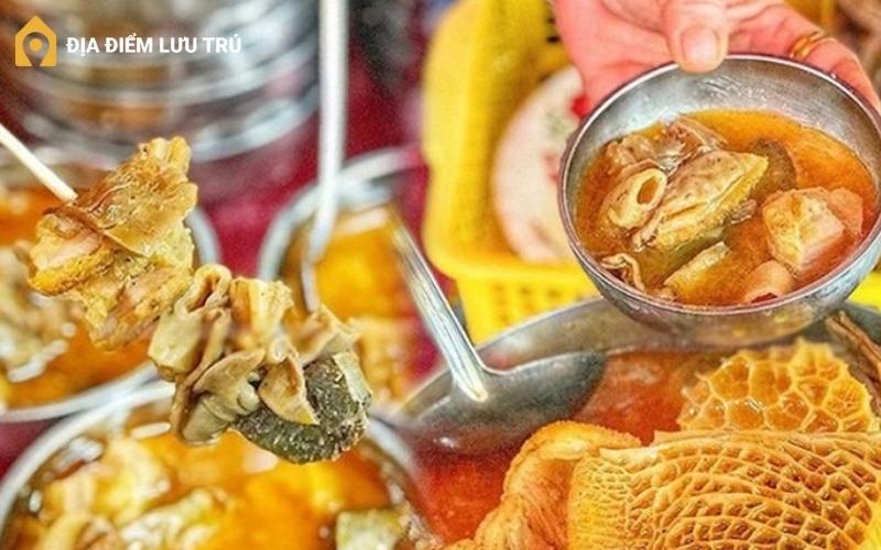 Phá lấu là món ăn không thể bỏ qua khi đến Sài Gòn